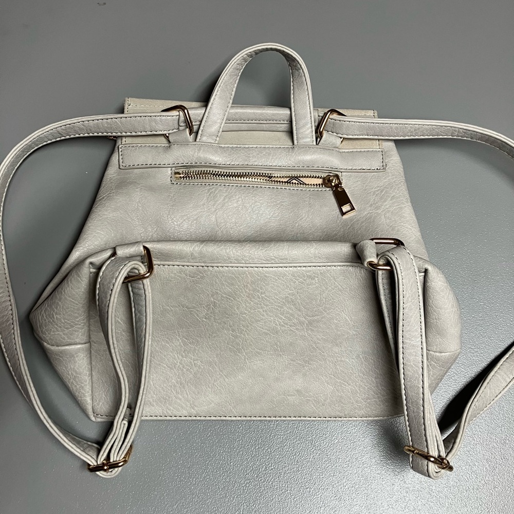 Moda? Chic Light Gray Backpack - Picture 10 of 15